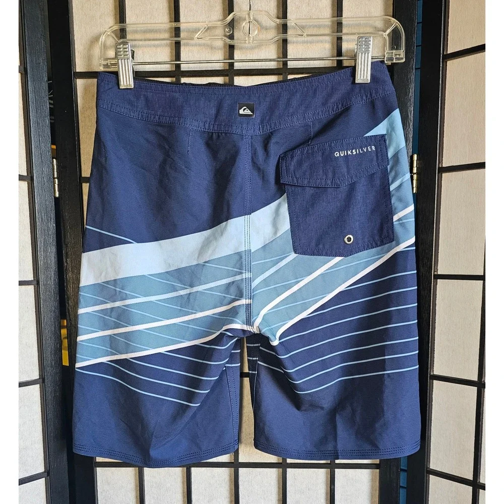 QUIKSILVER Blue Striped Boardshorts Size 26 Surf Swim‎ Hybrid Performance